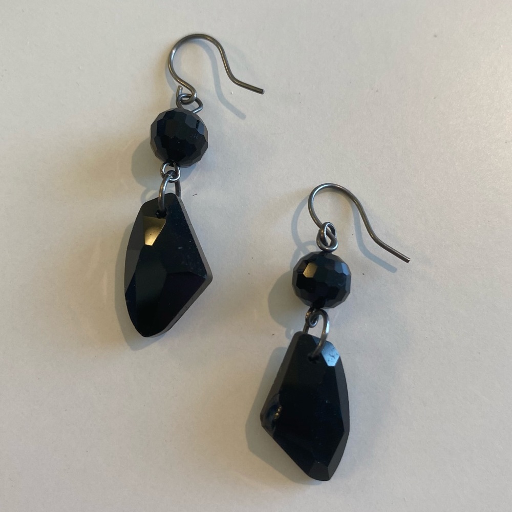 💍 5/$10 black earrings